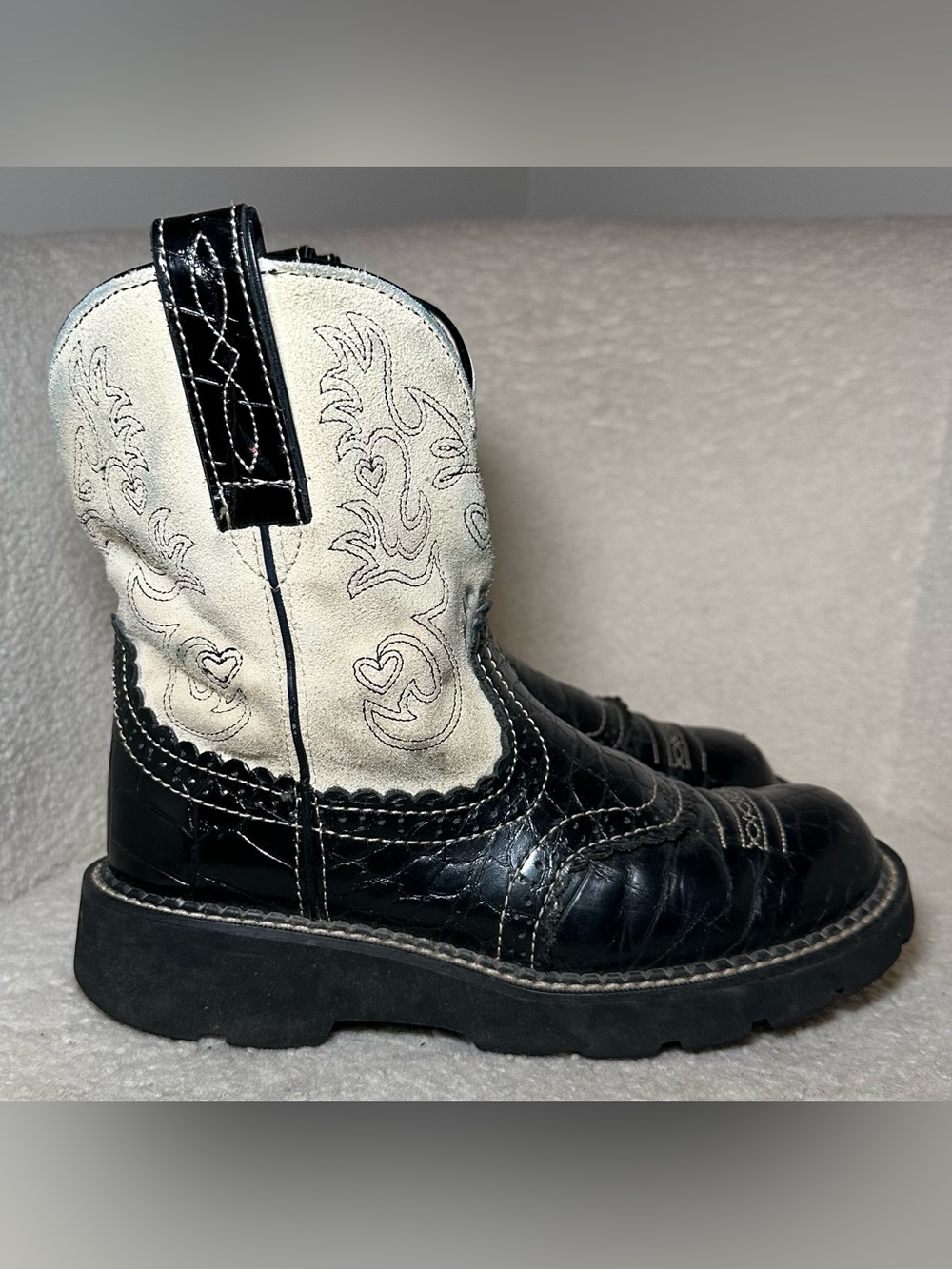 Ariat Fatbaby Heritage Western Cowboy Boots Black Cream Suede Cowgirl Festival 7
